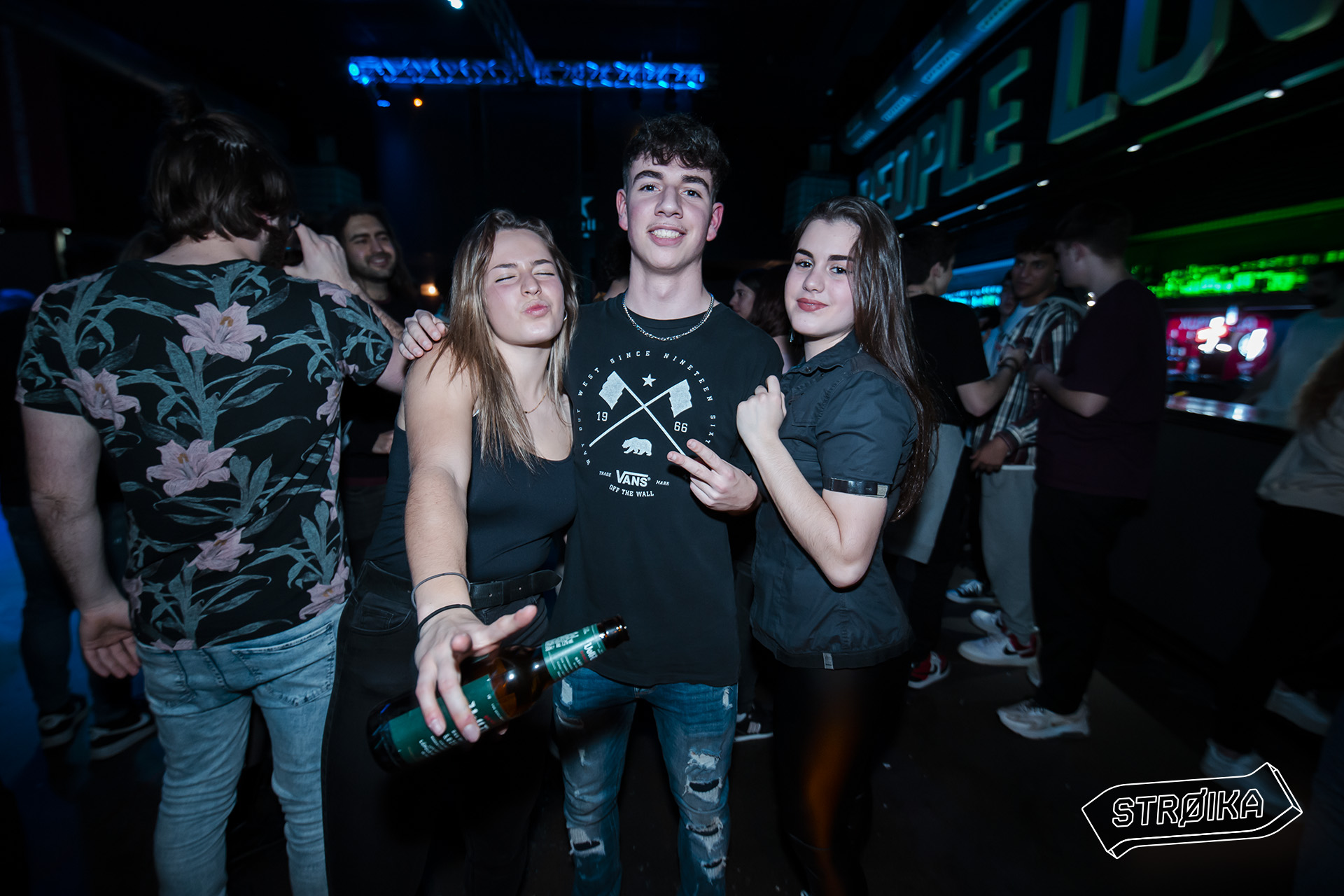 -12 STROIKA 00187