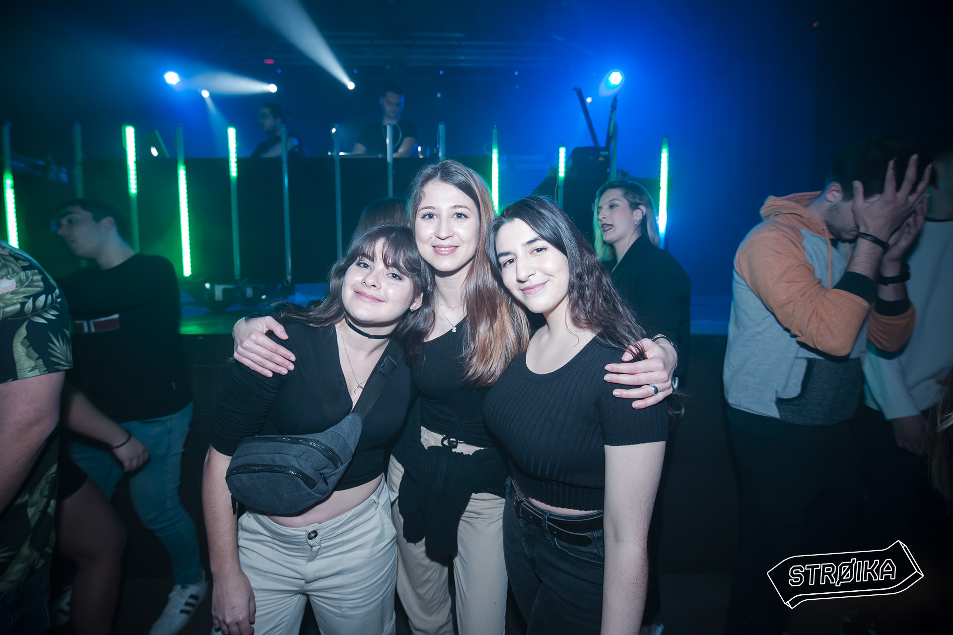 -12 STROIKA 00194