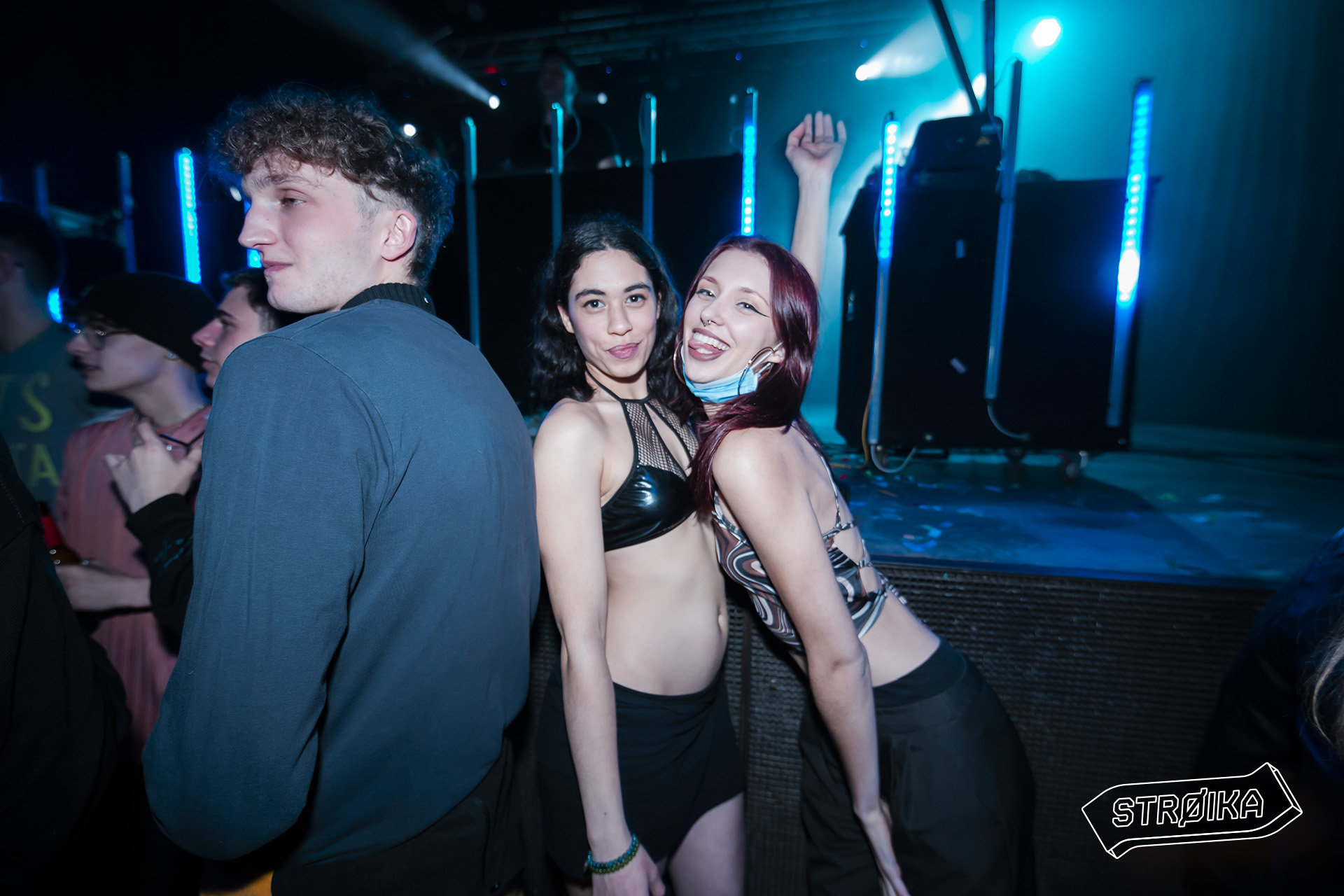 -12 STROIKA 00239