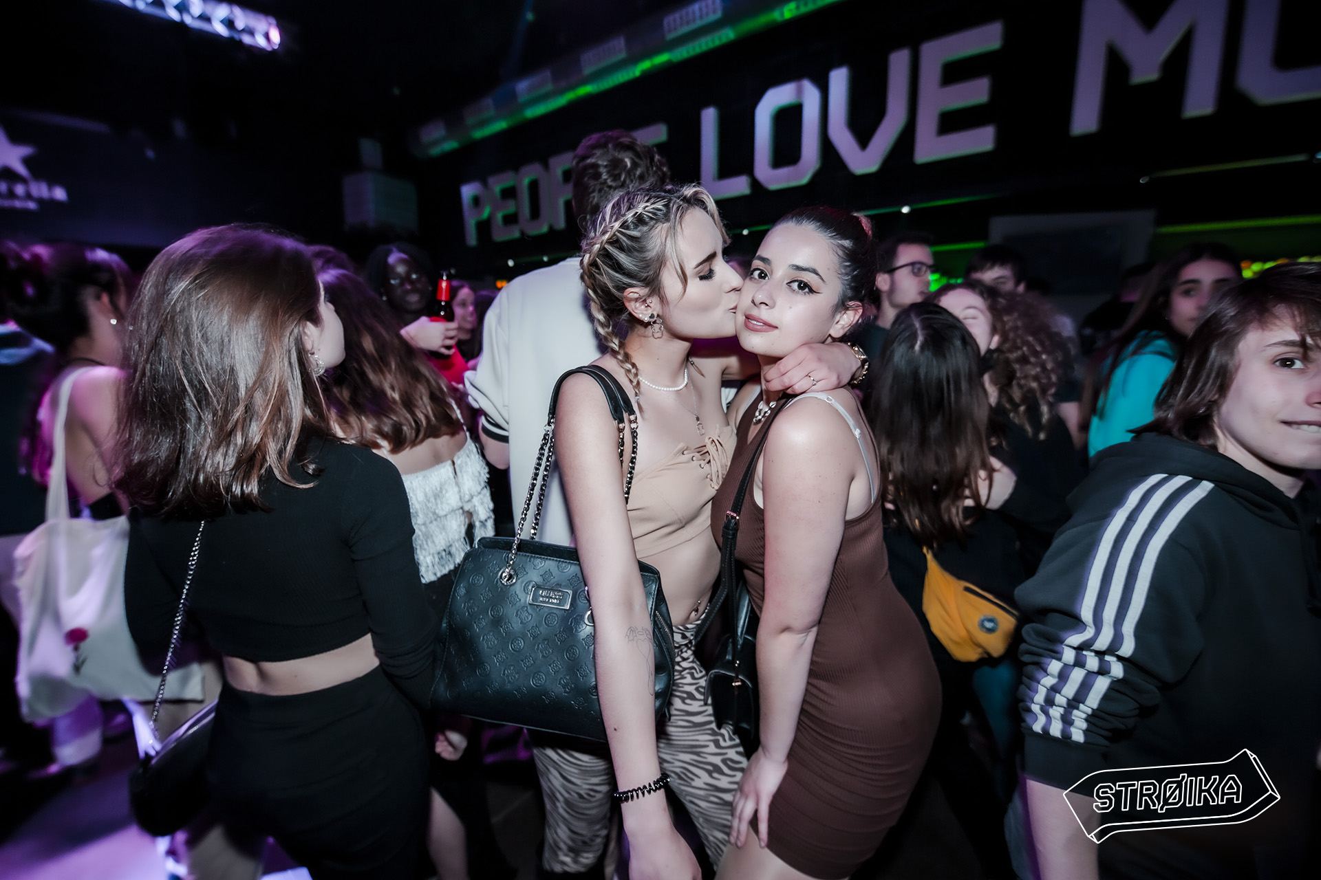 -12 STROIKA 0027