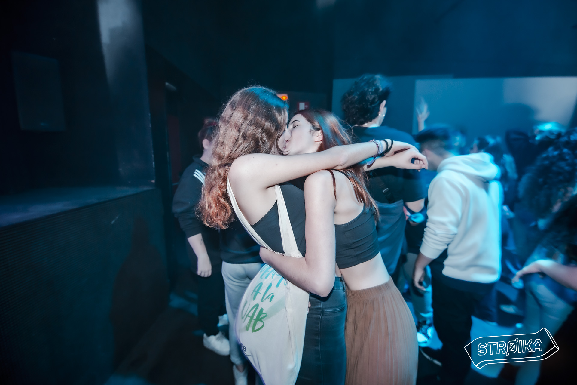 -12 STROIKA 0040